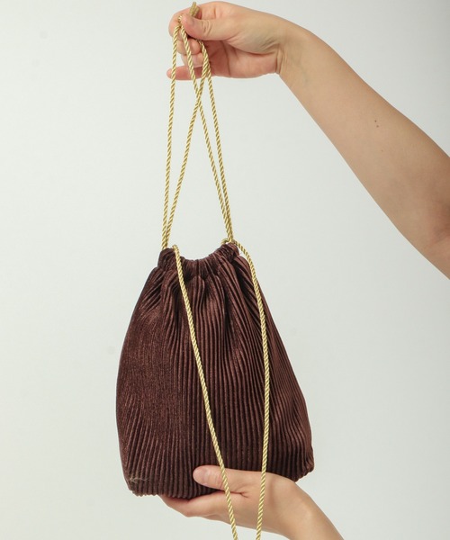 FUNALIVE（ファンアライブ）の「【dignity closet】クラッシィプリーツミニバッグ/Classy Pleats Bag（ショルダーバッグ・メンズ・ブラック/ブラウン/ブルー/アイボリー・FREE）」の20枚目の写真