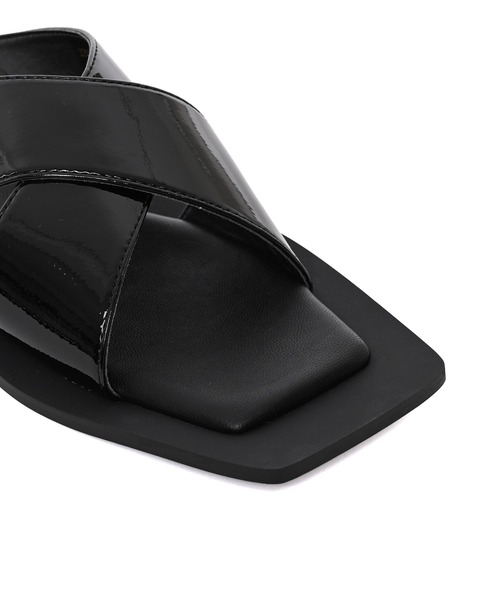 Narcissus(ナルシス)の「クロスフラットサンダル(サンダル・レディース・ブラック/ベージュ・38/37/36/35)」の20枚目の写真