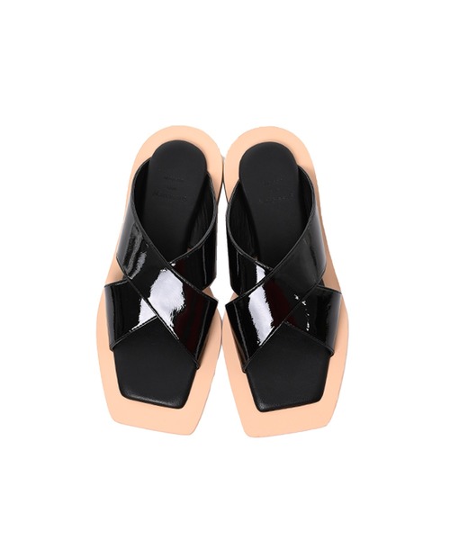 Narcissus(ナルシス)の「クロスフラットサンダル(サンダル・レディース・ブラック/ベージュ・38/37/36/35)」の13枚目の写真