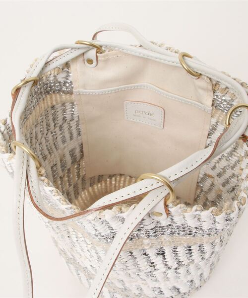 perche(ペルケ)の「ペルケ perche / プラスティックサイザル×姫路レザードロストショルダー(ショルダーバッグ・レディース・ブラック/アイボリー・FREE)」の3枚目の写真