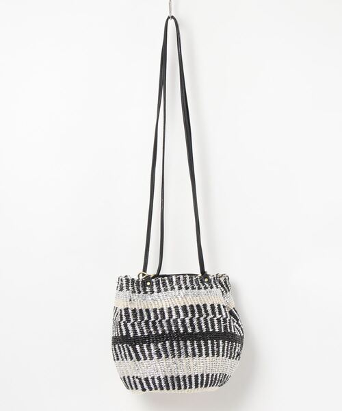 perche(ペルケ)の「ペルケ perche / プラスティックサイザル×姫路レザードロストショルダー(ショルダーバッグ・レディース・ブラック/アイボリー・FREE)」の7枚目の写真