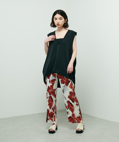 Lui's（ルイス）の「ビッグフラワープリントラインパンツ（スラックス・レディース・ホワイト/グリーン・FREE）」の8枚目の写真