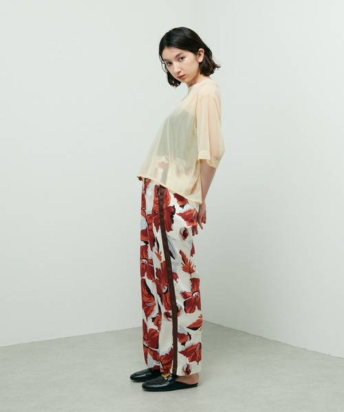 Lui's（ルイス）の「ビッグフラワープリントラインパンツ（スラックス・レディース・ホワイト/グリーン・FREE）」の11枚目の写真