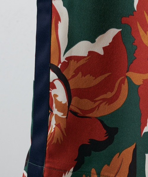 Lui's（ルイス）の「ビッグフラワープリントラインパンツ（スラックス・レディース・ホワイト/グリーン・FREE）」の13枚目の写真