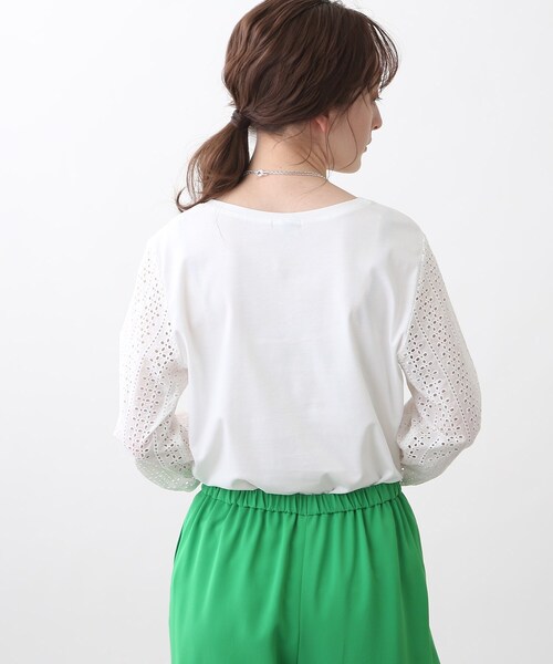 INDIVI（インディヴィ）の「◆【洗える】袖カットワーク刺繍カットソー（Tシャツ/カットソー・レディース・ホワイト/ブラック/サックスブルー/チャコールグレー/ライトグリーン・15 /19/12/34/05/13/38）」の12枚目の写真