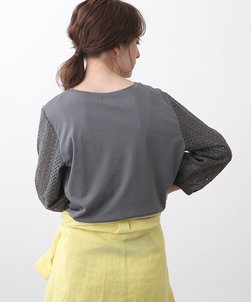 INDIVI（インディヴィ）の「◆【洗える】袖カットワーク刺繍カットソー（Tシャツ/カットソー・レディース・ホワイト/ブラック/サックスブルー/チャコールグレー/ライトグリーン・15 /19/12/34/05/13/38）」の18枚目の写真