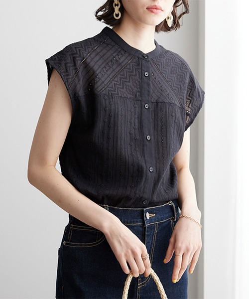 GeeRA（ジーラ）の「刺しゅうレースフレンチ袖ブラウス（シャツ/ブラウス・レディース・オフホワイト/ブラック・LARGE/MEDIUM）」の2枚目の写真