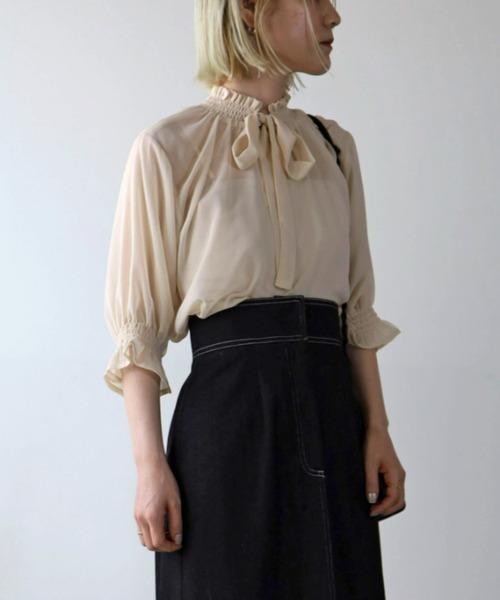 UNFIELD（アンフィールド）の「【UNFIELD】前後２Wayハイネックシャーリングシアーブラウス（シャツ/ブラウス・レディース・ブラック/オフホワイト/グレイッシュベージュ・FREE）」の5枚目の写真