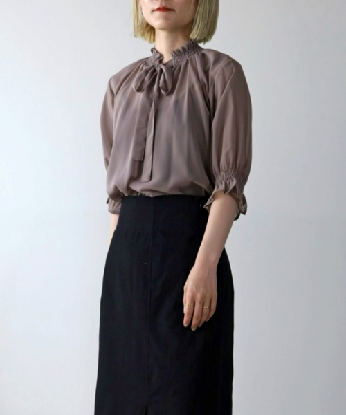 UNFIELD（アンフィールド）の「【UNFIELD】前後２Wayハイネックシャーリングシアーブラウス（シャツ/ブラウス・レディース・ブラック/オフホワイト/グレイッシュベージュ・FREE）」の22枚目の写真