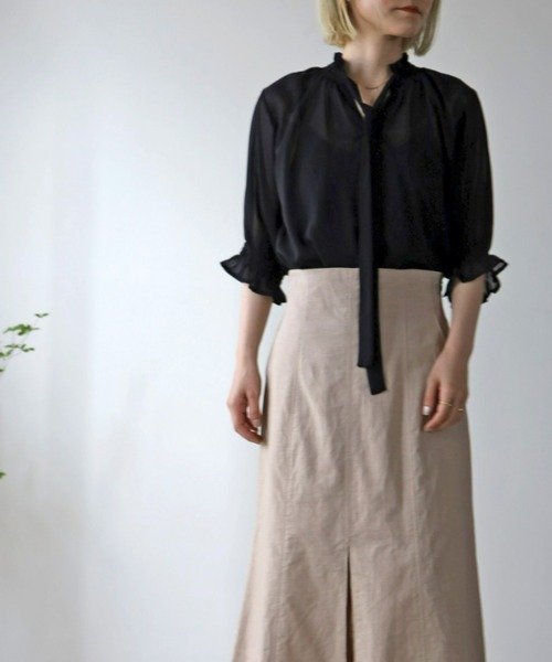 UNFIELD（アンフィールド）の「【UNFIELD】前後２Wayハイネックシャーリングシアーブラウス（シャツ/ブラウス・レディース・ブラック/オフホワイト/グレイッシュベージュ・FREE）」の18枚目の写真