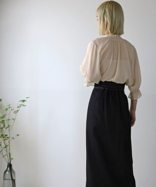 UNFIELD（アンフィールド）の「【UNFIELD】前後２Wayハイネックシャーリングシアーブラウス（シャツ/ブラウス・レディース・ブラック/オフホワイト/グレイッシュベージュ・FREE）」の13枚目の写真