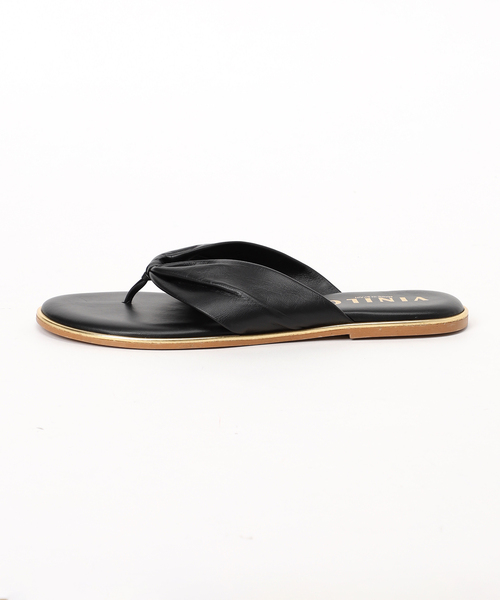 La TOTALITE（ラトータリテ）の「【VINILO/ヴィニーロ】トングフラットサンダル（サンダル・レディース・ブラック/ベージュ・38/36/37）」の16枚目の写真