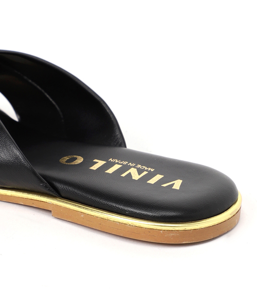 La TOTALITE（ラトータリテ）の「【VINILO/ヴィニーロ】トングフラットサンダル（サンダル・レディース・ブラック/ベージュ・38/36/37）」の19枚目の写真