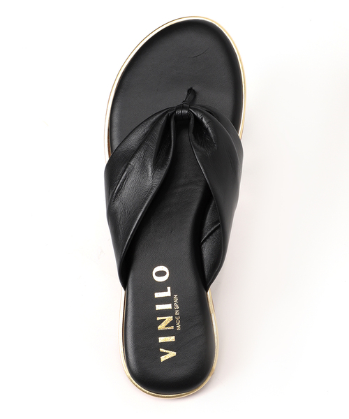 La TOTALITE（ラトータリテ）の「【VINILO/ヴィニーロ】トングフラットサンダル（サンダル・レディース・ブラック/ベージュ・38/36/37）」の3枚目の写真