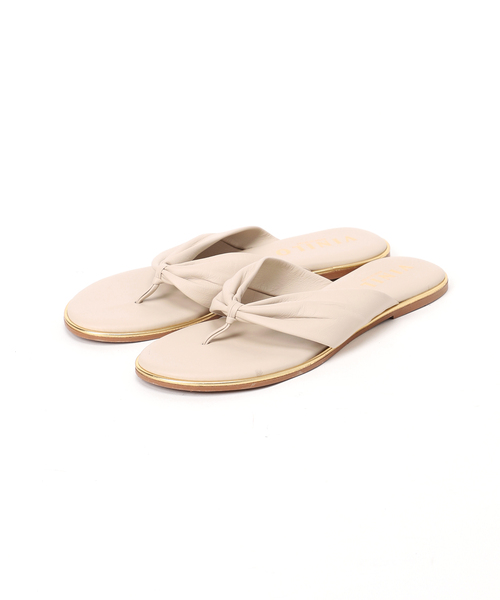 La TOTALITE（ラトータリテ）の「【VINILO/ヴィニーロ】トングフラットサンダル（サンダル・レディース・ブラック/ベージュ・38/36/37）」の6枚目の写真