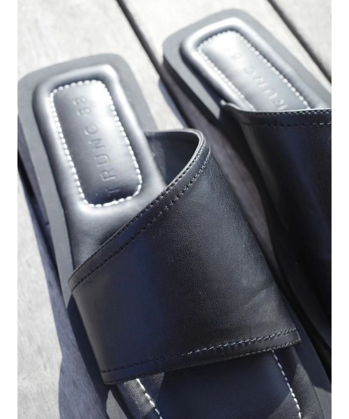 TRUNC(トランクエイティーエイト)の「Synthetic Leather Flat Sandal(サンダル・レディース・アイボリー/ブラック・LARGE/MEDIUM/SMALL)」の20枚目の写真