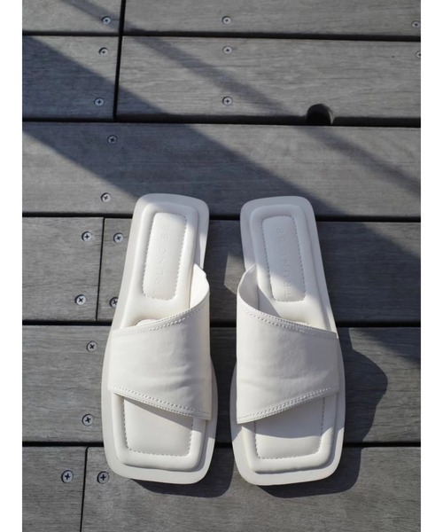 セール】Synthetic Leather Flat Sandal（サンダル）｜TRUNC 88