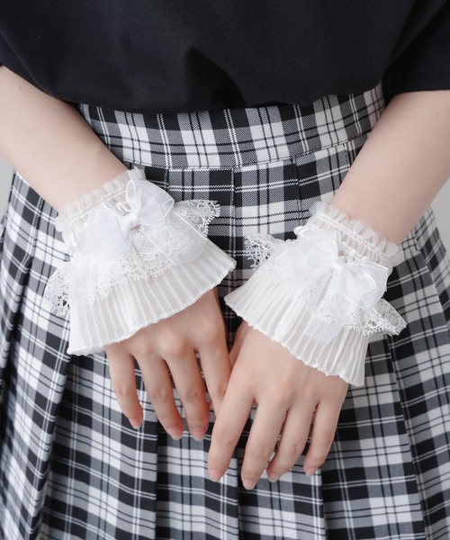 SPINNS(スピンズ)の「レースリボン 付け袖(手袋・レディース・ブラック/ホワイト・ONESIZE)」の7枚目の写真