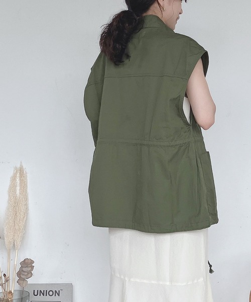 AS KNOW AS plus（アズノゥアズプラス）の「●M-65 ミリタリーベスト（ベスト・レディース・ブラック/ベージュ/カーキ・FREE）」の4枚目の写真