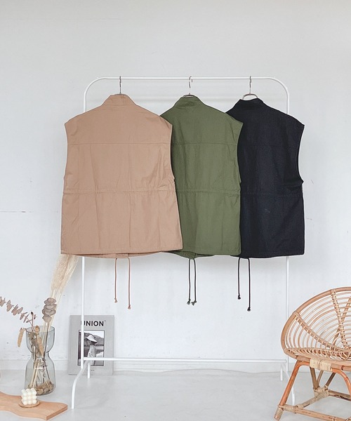 AS KNOW AS plus（アズノゥアズプラス）の「●M-65 ミリタリーベスト（ベスト・レディース・ブラック/ベージュ/カーキ・FREE）」の18枚目の写真