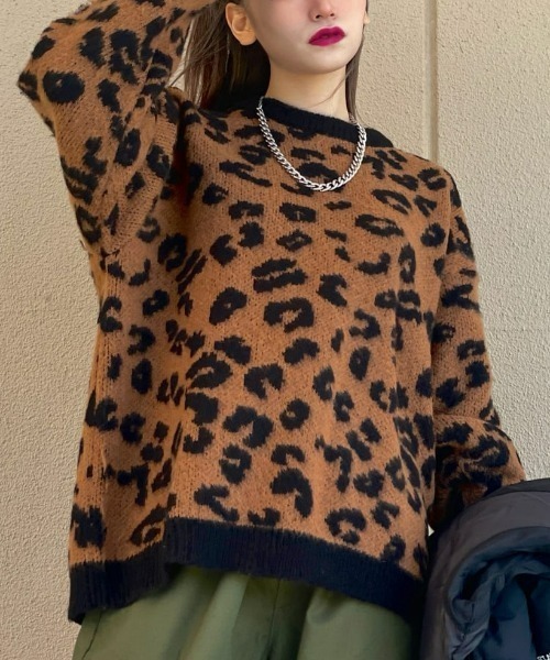 Right-on（ライトオン）の「総柄シャギーニットクルー（ニット/セーター・メンズ・ゴールド/ブルー/ダークブラウン/パープル/ブラック×レッド/ブラック/ワイン/グリーン/ブラック×グレー・L/XL/M）」の4枚目の写真