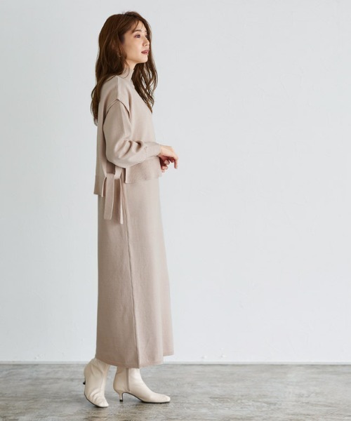 Vネックベスト×ワンピースセットアップ