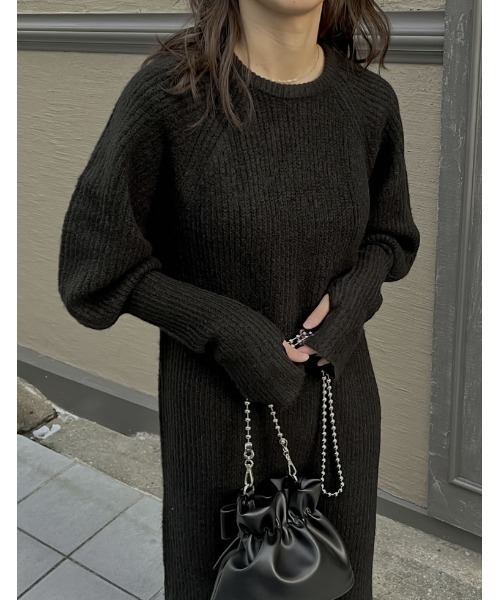 Re:EDIT（リエディ）の「[累計販売枚数1.75万枚突破！][新色追加][低身長サイズ有][サステナブル]指穴ボリュームスリーブ畦編みリブニットワンピース（ワンピース・レディース・チャコールグレー/ベージュ/ブルー/ブラック/イエロー/グレー/キャメル/ブラウン/ベージュ系その他/グレー系その他・LARGE/MEDIUM/SHORT）」の17枚目の写真