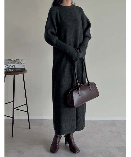 Re:EDIT（リエディ）の「[累計販売枚数1.75万枚突破！][新色追加][低身長サイズ有][サステナブル]指穴ボリュームスリーブ畦編みリブニットワンピース（ワンピース・レディース・チャコールグレー/ベージュ/ブルー/ブラック/イエロー/グレー/キャメル/ブラウン/ベージュ系その他/グレー系その他・LARGE/MEDIUM/SHORT）」の19枚目の写真