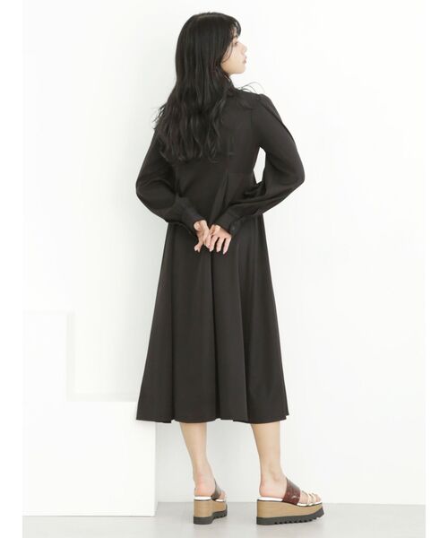 MURUA（ムルーア）の「ウエストタックシャツワンピース（ワンピース・レディース・ブラック/ブルー/ベージュ・FREE）」の9枚目の写真