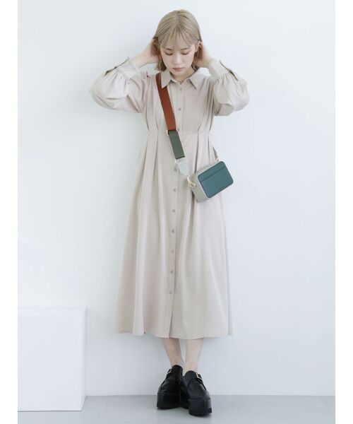 MURUA（ムルーア）の「ウエストタックシャツワンピース（ワンピース・レディース・ブラック/ブルー/ベージュ・FREE）」の10枚目の写真