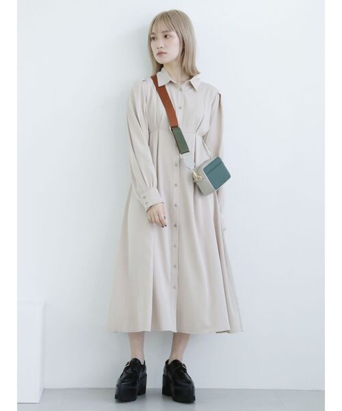 MURUA（ムルーア）の「ウエストタックシャツワンピース（ワンピース・レディース・ブラック/ブルー/ベージュ・FREE）」の11枚目の写真