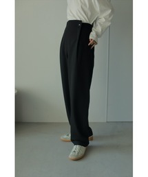 BUTTON DESIGN STRAIGHT PANTS