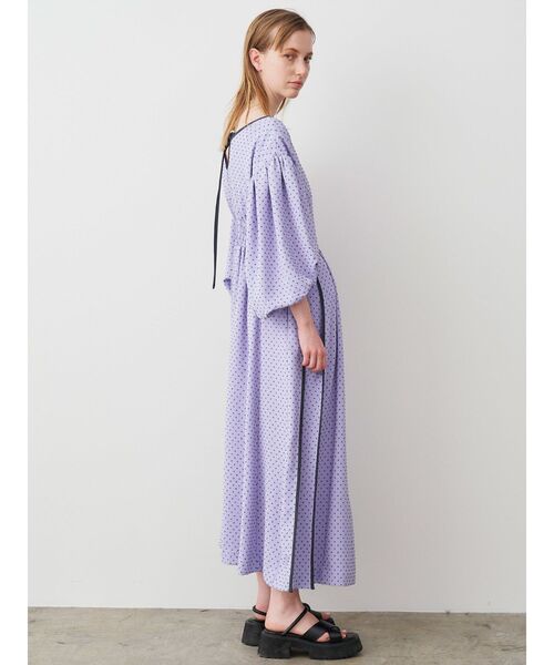 ELENDEEK（エレンディーク）の「アクセントパイピングワンピース（ワンピース・レディース・ブラック/オレンジ/ラベンダー・01/02）」の18枚目の写真