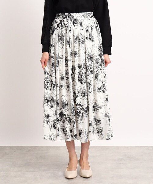 DRESKIP（ドレスキップ）の「◆線画フラワー柄ボリュームギャザースカート（スカート・レディース・ホワイト系3/ライトグリーン系/ネイビー系・02/03/04）」の4枚目の写真