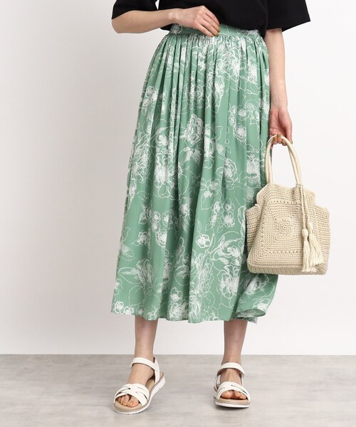 DRESKIP（ドレスキップ）の「◆線画フラワー柄ボリュームギャザースカート（スカート・レディース・ホワイト系3/ライトグリーン系/ネイビー系・02/03/04）」の10枚目の写真