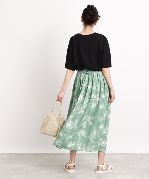 DRESKIP（ドレスキップ）の「◆線画フラワー柄ボリュームギャザースカート（スカート・レディース・ホワイト系3/ライトグリーン系/ネイビー系・02/03/04）」の15枚目の写真