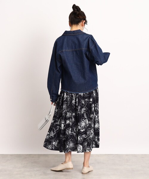 DRESKIP（ドレスキップ）の「◆線画フラワー柄ボリュームギャザースカート（スカート・レディース・ホワイト系3/ライトグリーン系/ネイビー系・02/03/04）」の22枚目の写真