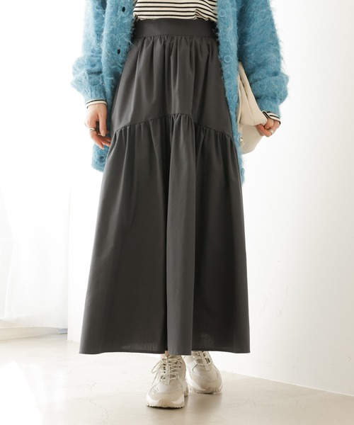 frames RAY CASSIN（フレームスレイカズン）の「ラウンドティアードスカート（スカート・レディース・グレイッシュベージュ/カーキ/レッド/ホワイト/スミクロ/ブルー・FREE）」の2枚目の写真