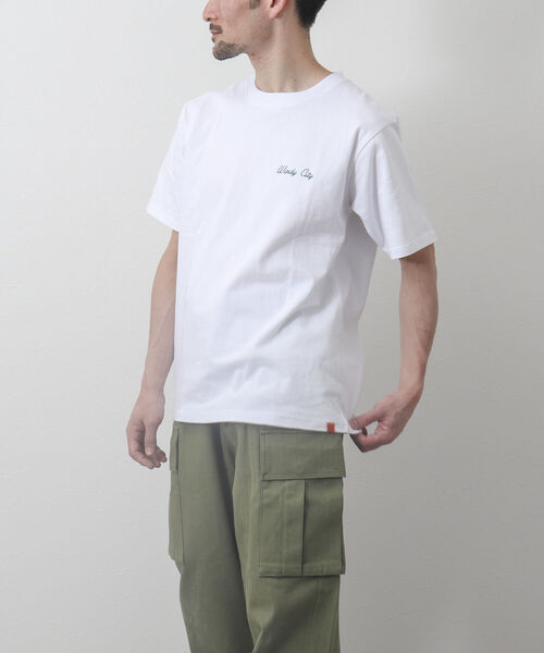 UNIVERSAL OVERALL(ユニバーサルオーバーオール)の「【UNIVERSAL OVERALL/ユニバーサル オーバーオール】別注WINDYCITY Tシャツ(Tシャツ/カットソー・メンズ・ホワイト/イエロー/ブルー/キナリ・M/L/XL)」の15枚目の写真