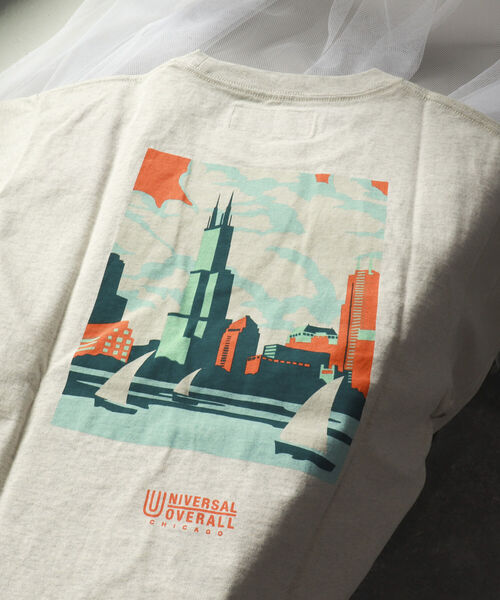 UNIVERSAL OVERALL(ユニバーサルオーバーオール)の「【UNIVERSAL OVERALL/ユニバーサル オーバーオール】別注WINDYCITY Tシャツ(Tシャツ/カットソー・メンズ・ホワイト/イエロー/ブルー/キナリ・M/L/XL)」の3枚目の写真