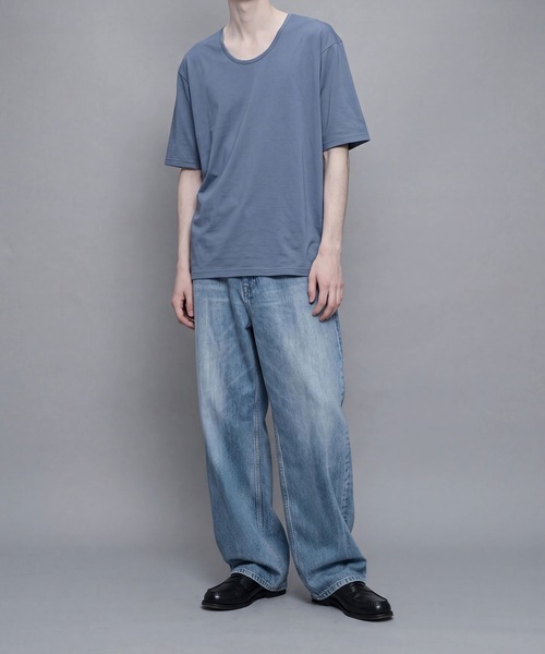 ato(アトウ)の「COTTON U-NECK T(Tシャツ/カットソー・メンズ・ホワイト/ブラック/ブルー/アイボリー/グレー・46/48)」の11枚目の写真