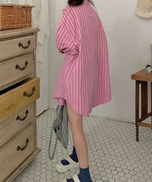 Vipoa（ヴィポア）の「オーバーサイズストライプカラーシャツ（シャツ/ブラウス・レディース・ピンク・FREE）」の7枚目の写真