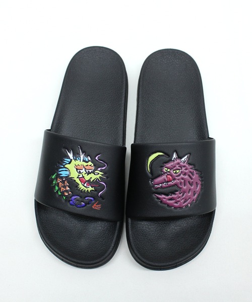 RNA(アールエヌエー)の「E4908 ロゴ&キャラシャワーサンダル(サンダル・レディース・ホワイト/ブラック/ブルー・SMALL/MEDIUM)」の20枚目の写真