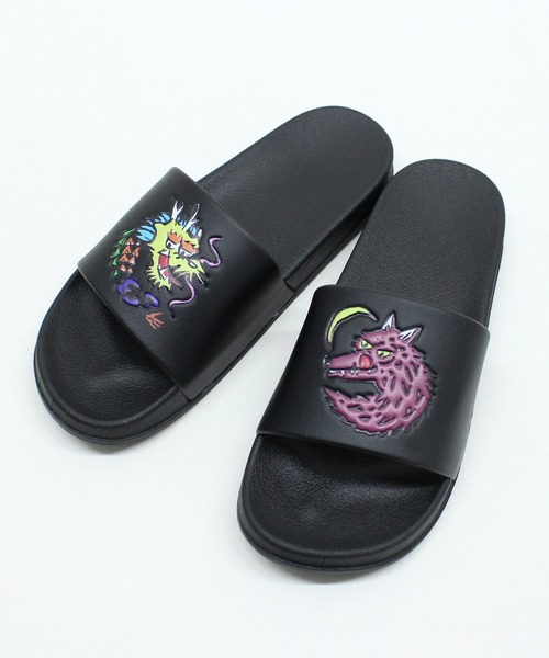 RNA(アールエヌエー)の「E4908 ロゴ&キャラシャワーサンダル(サンダル・レディース・ホワイト/ブラック/ブルー・SMALL/MEDIUM)」の7枚目の写真