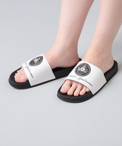 RNA(アールエヌエー)の「E4908 ロゴ&キャラシャワーサンダル(サンダル・レディース・ホワイト/ブラック/ブルー・SMALL/MEDIUM)」の13枚目の写真