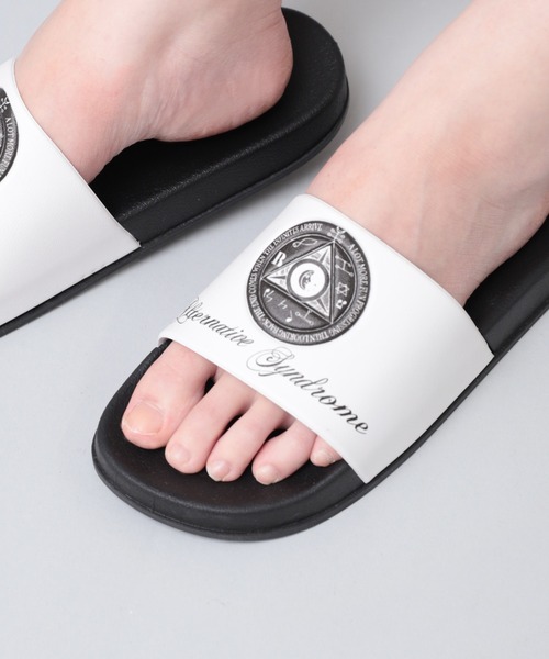 RNA(アールエヌエー)の「E4908 ロゴ&キャラシャワーサンダル(サンダル・レディース・ホワイト/ブラック/ブルー・SMALL/MEDIUM)」の16枚目の写真