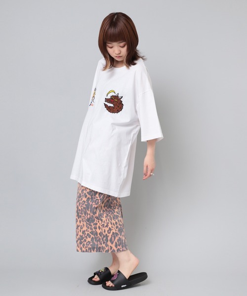 RNA(アールエヌエー)の「E4908 ロゴ&キャラシャワーサンダル(サンダル・レディース・ホワイト/ブラック/ブルー・SMALL/MEDIUM)」の14枚目の写真