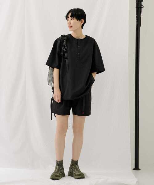 Gramicci（グラミチ）の「『ユニセックス』『撥水』『別注』GRAMICCI　コーデュラストレッチルーズショーツ（その他パンツ・メンズ・グレー/ブラック・SMALL/MEDIUM/LARGE）」の7枚目の写真