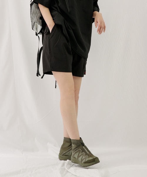 Gramicci（グラミチ）の「『ユニセックス』『撥水』『別注』GRAMICCI　コーデュラストレッチルーズショーツ（その他パンツ・メンズ・グレー/ブラック・SMALL/MEDIUM/LARGE）」の17枚目の写真