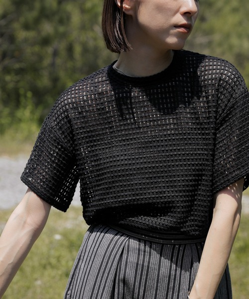 select MOCA(セレクトモカ)の「ドロップショルダーハーフスリーブメッシュトップス(Tシャツ/カットソー・レディース・アイボリー/ブラック/グリーン・FREE)」の6枚目の写真